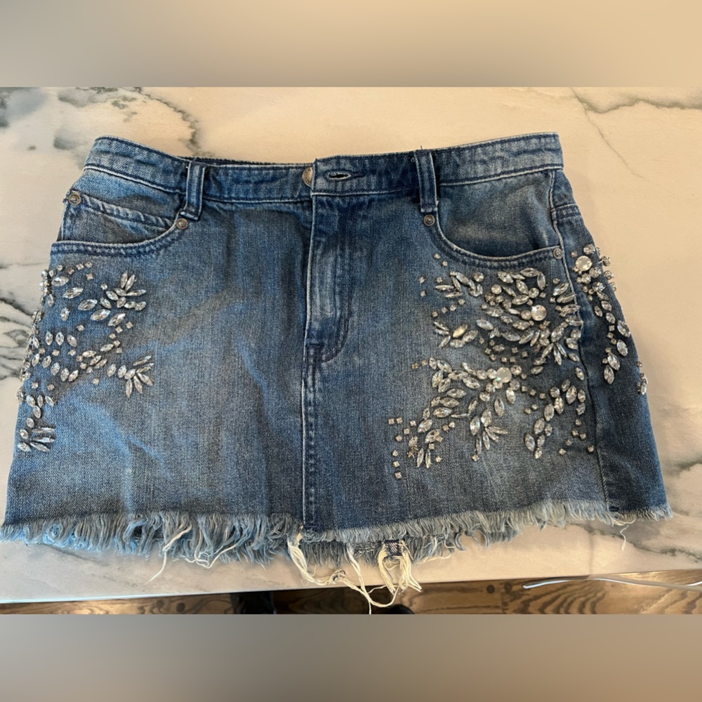 Free people bedazzled denim miniskirt.  Size 4. Great condition - Picture 2 of 3